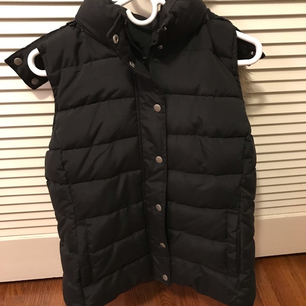 black vest with fur